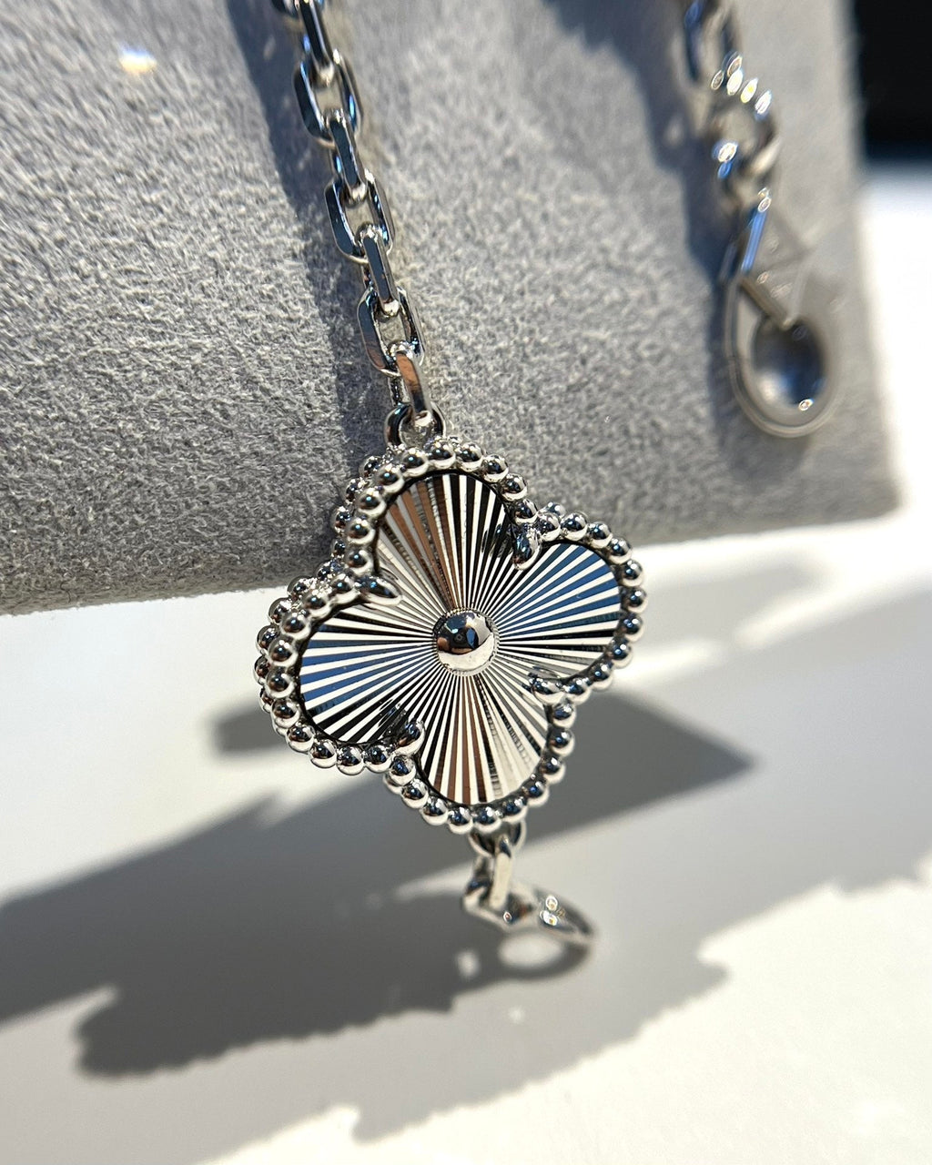 ®Jewelicorn®クローバー 5モチーフ シルバー ダイヤモンド ブレスレット