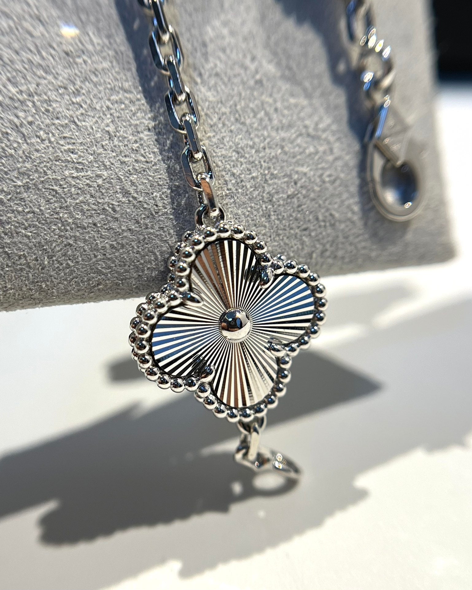 ®Jewelicorn®クローバー 5モチーフ シルバー ダイヤモンド ブレスレット