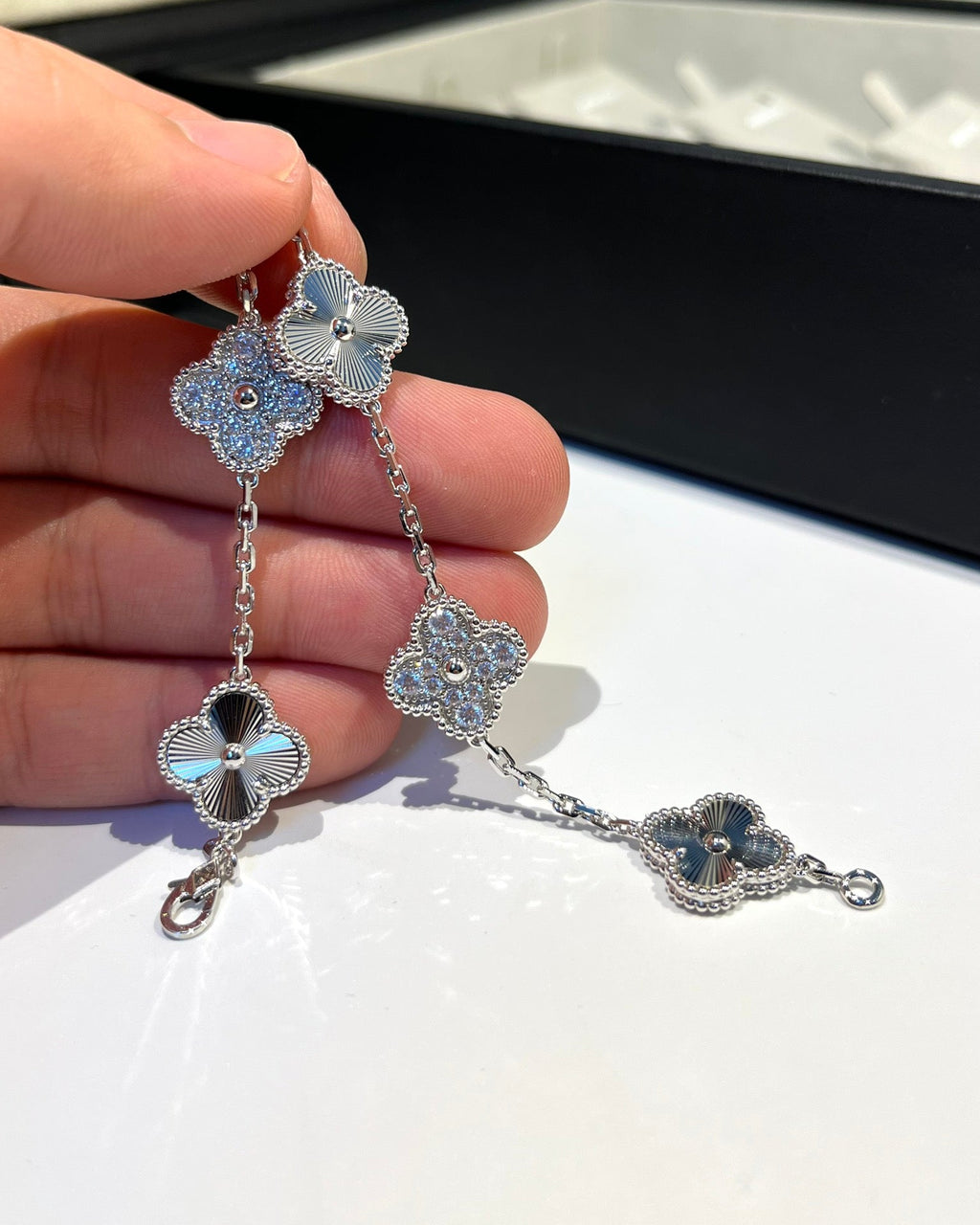 ®Jewelicorn®クローバー 5モチーフ シルバー ダイヤモンド ブレスレット