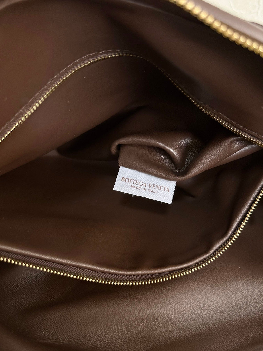 BV SMALL JODIE 48CM SCHOKOLADEN-WILDLEDER 