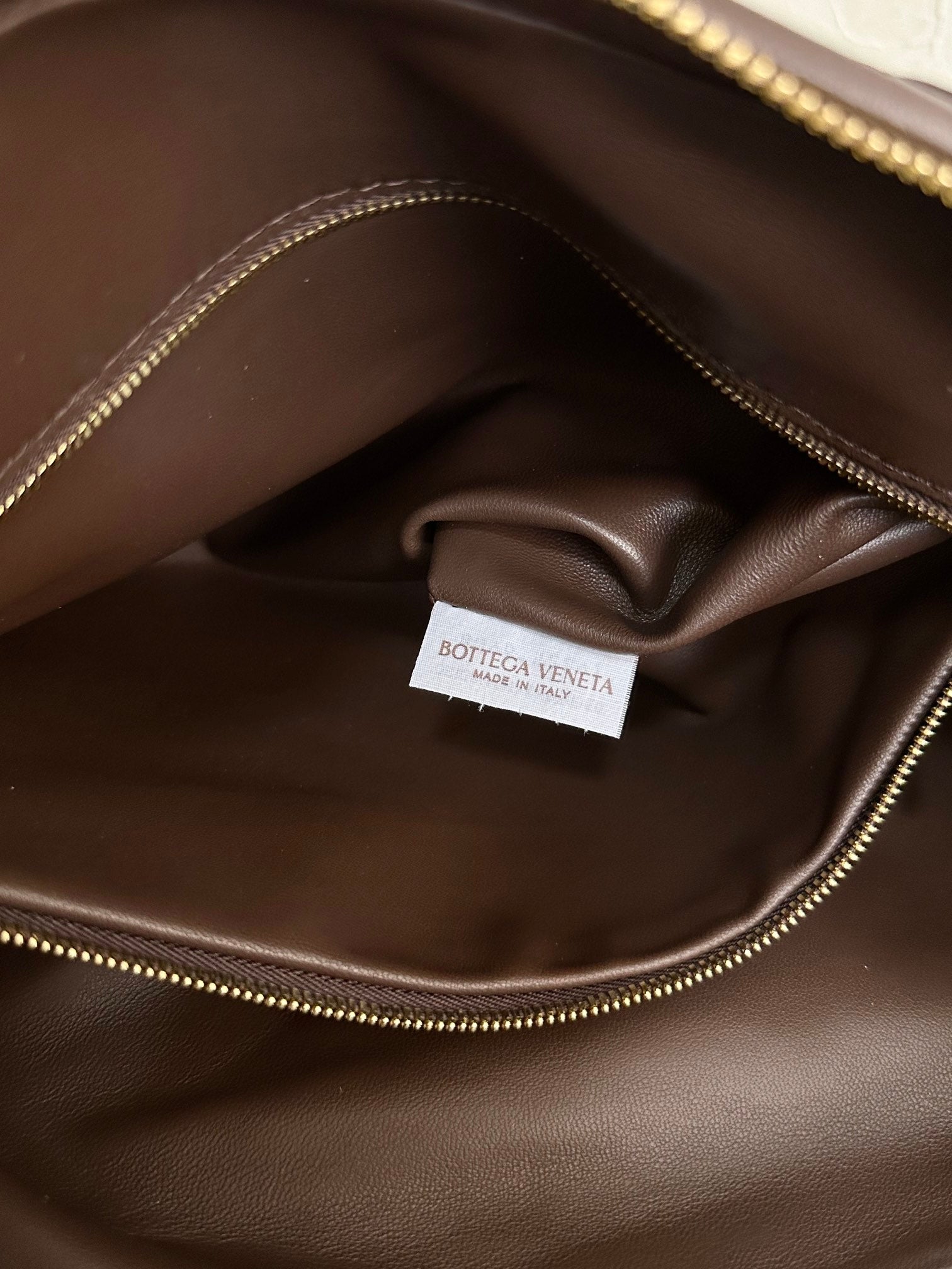 BV SMALL JODIE 48CM SCHOKOLADEN-WILDLEDER 