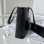 CC 19 TOTE 33CM BLACK LAMBSKIN GOLD HARDWARE