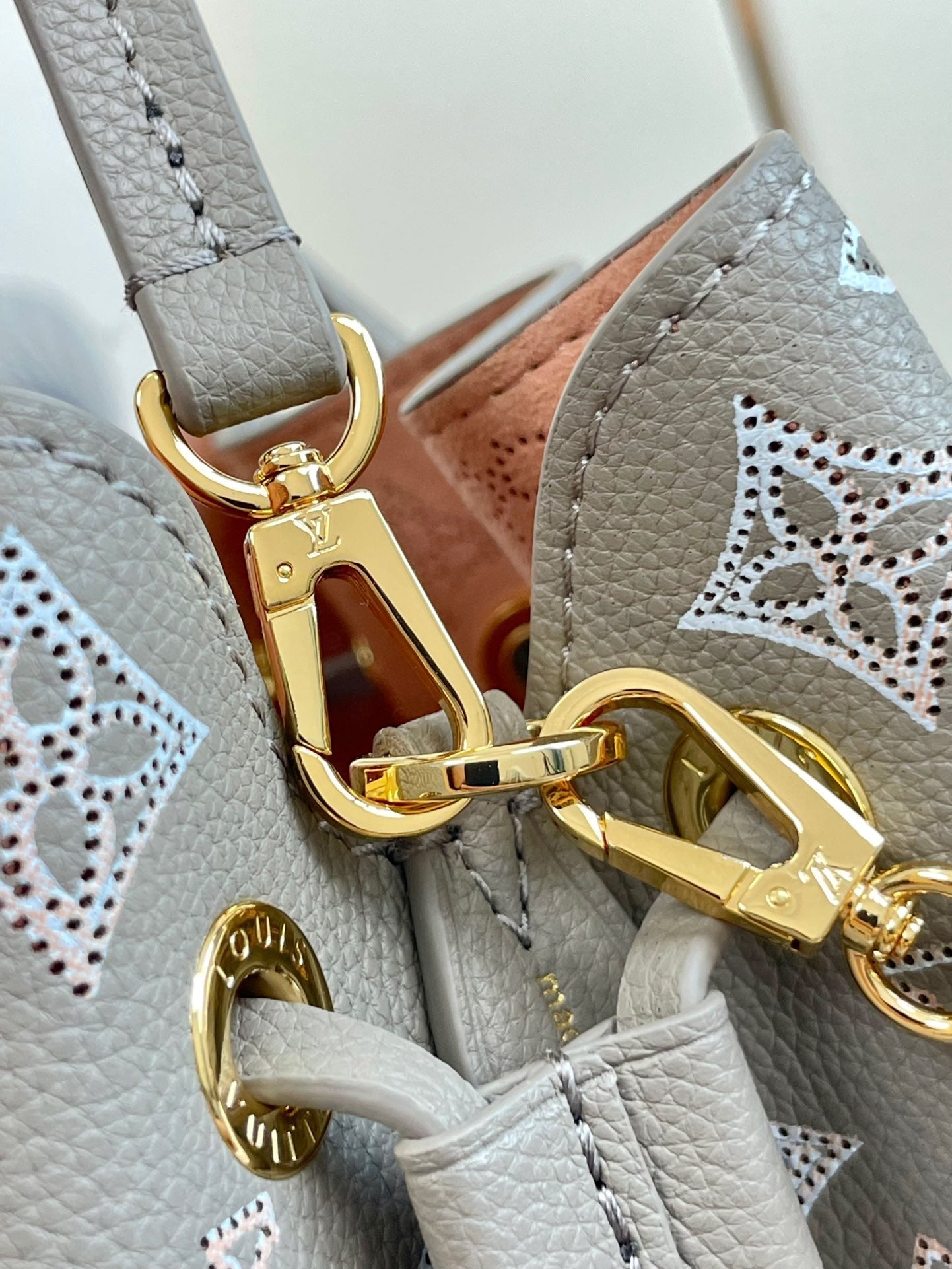 BELLA 19 MAHINA KALBSLEDER 