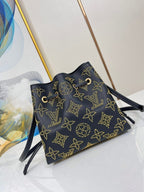 BELLA 19 SCHWARZES MAHINA-KALBLEDER 