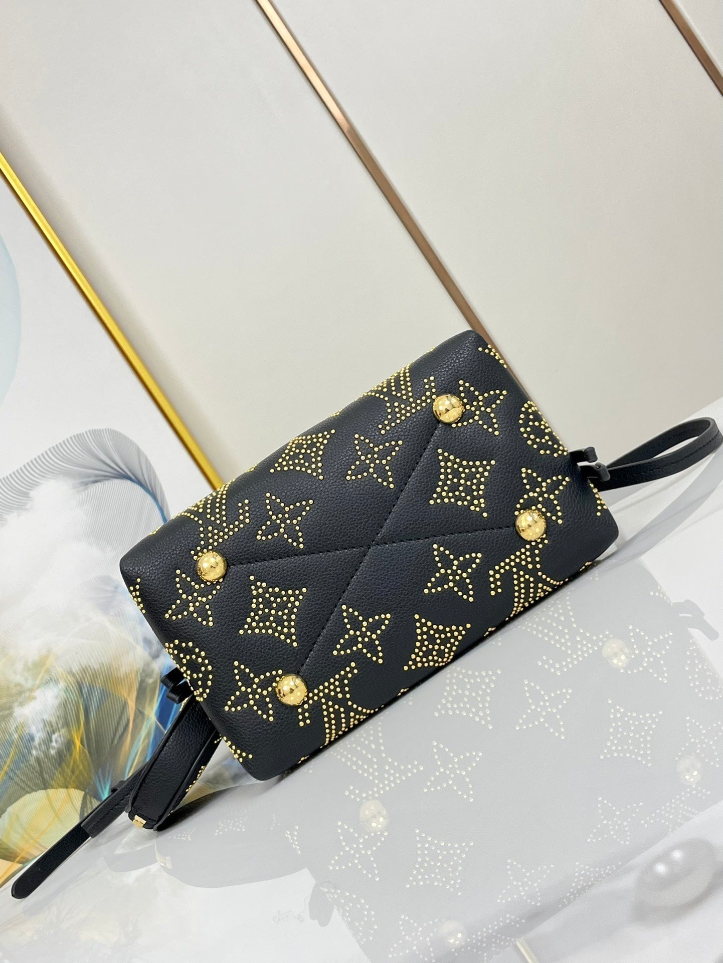 BELLA 19 SCHWARZES MAHINA-KALBLEDER 