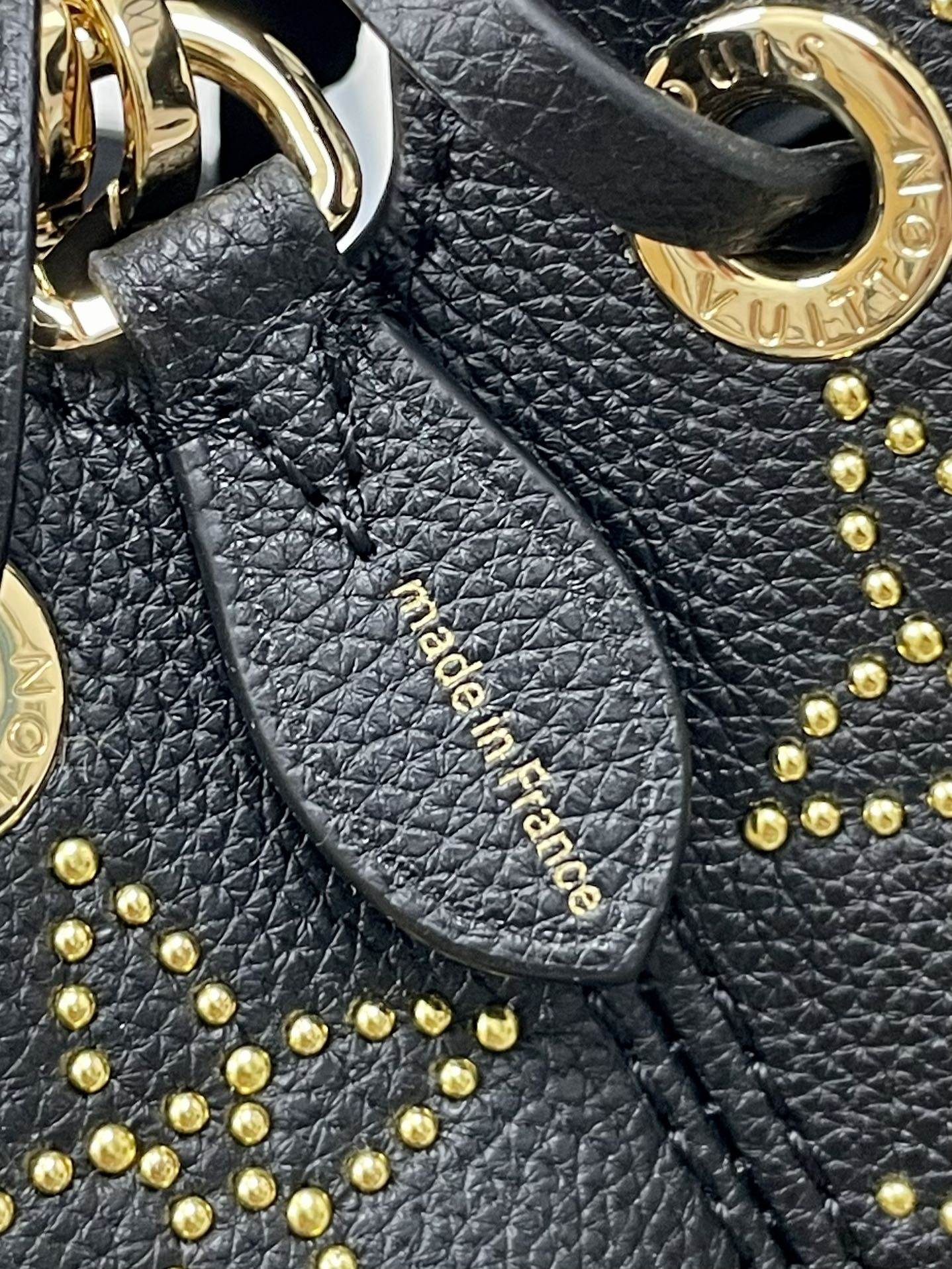 BELLA 19 SCHWARZES MAHINA-KALBLEDER 