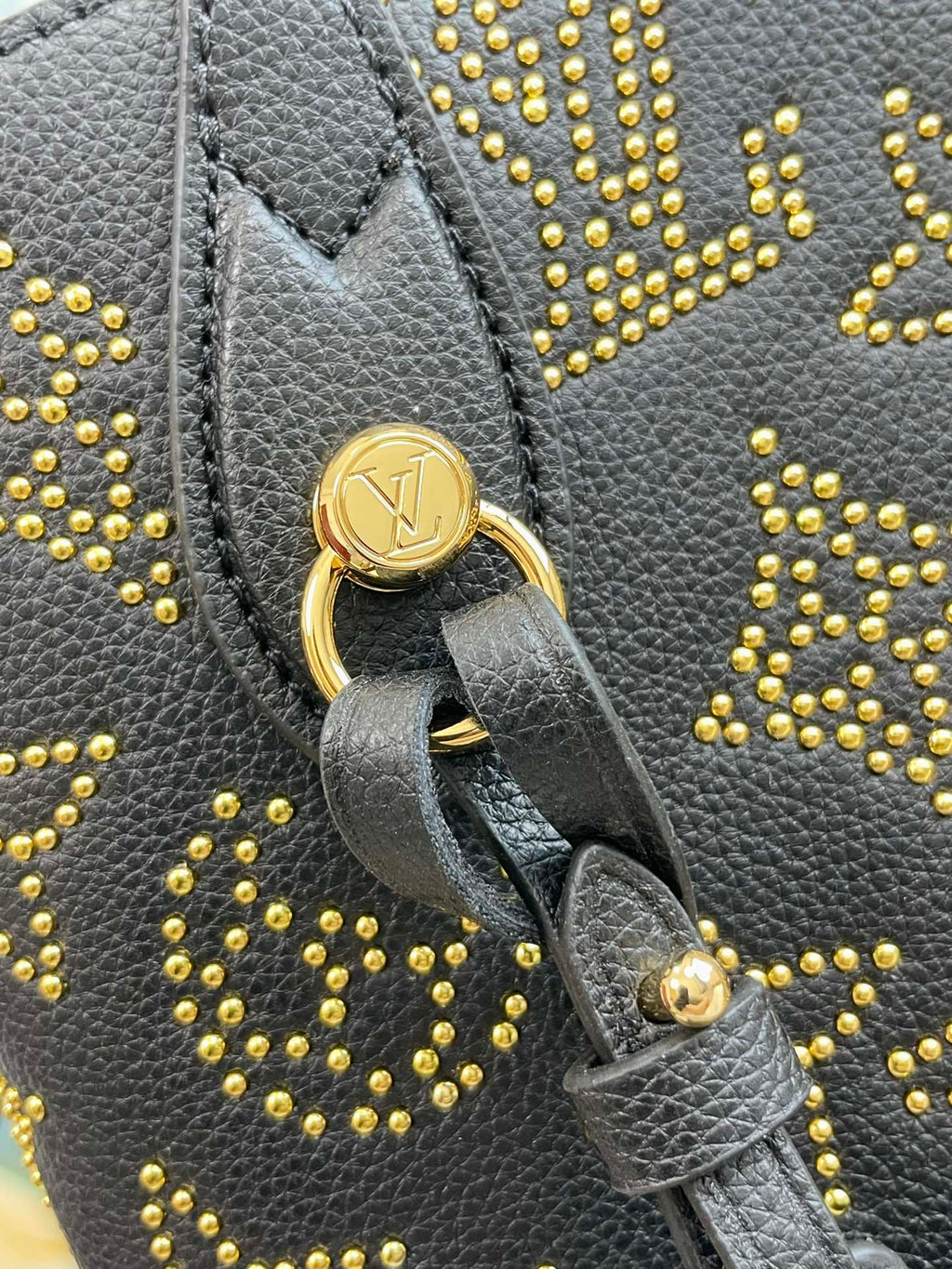 BLOSSOM MM 30 SCHWARZES MAHINA-KALBLEDER 