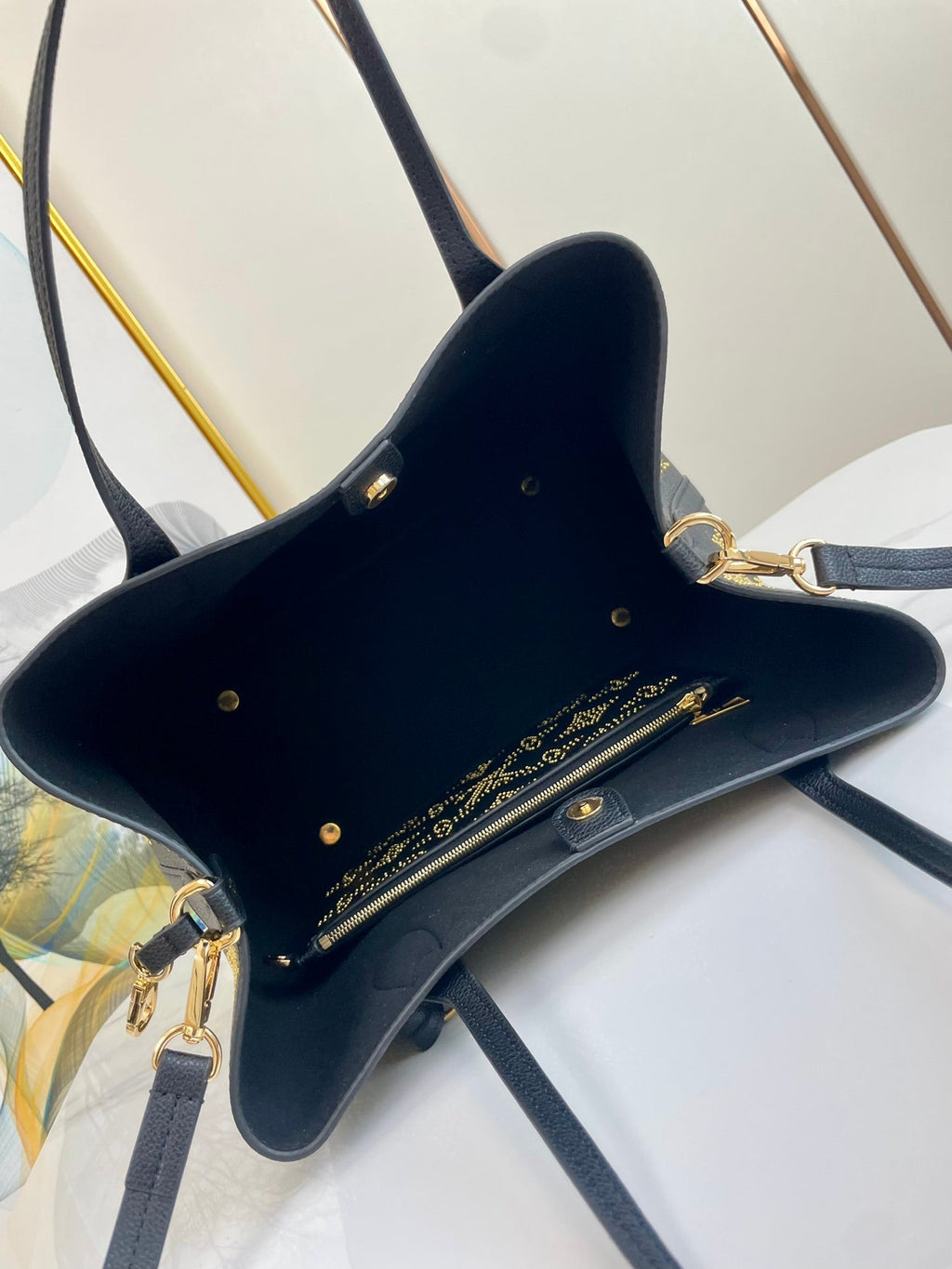 BLOSSOM MM 30 SCHWARZES MAHINA-KALBLEDER 