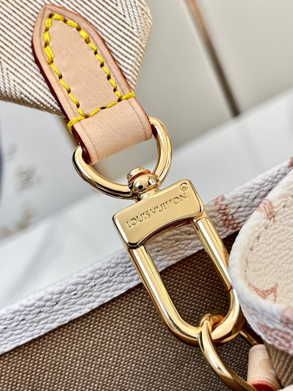 ONTHEGO 25 WEISS-BRAUN MONOGRAMM-LEINWAND 