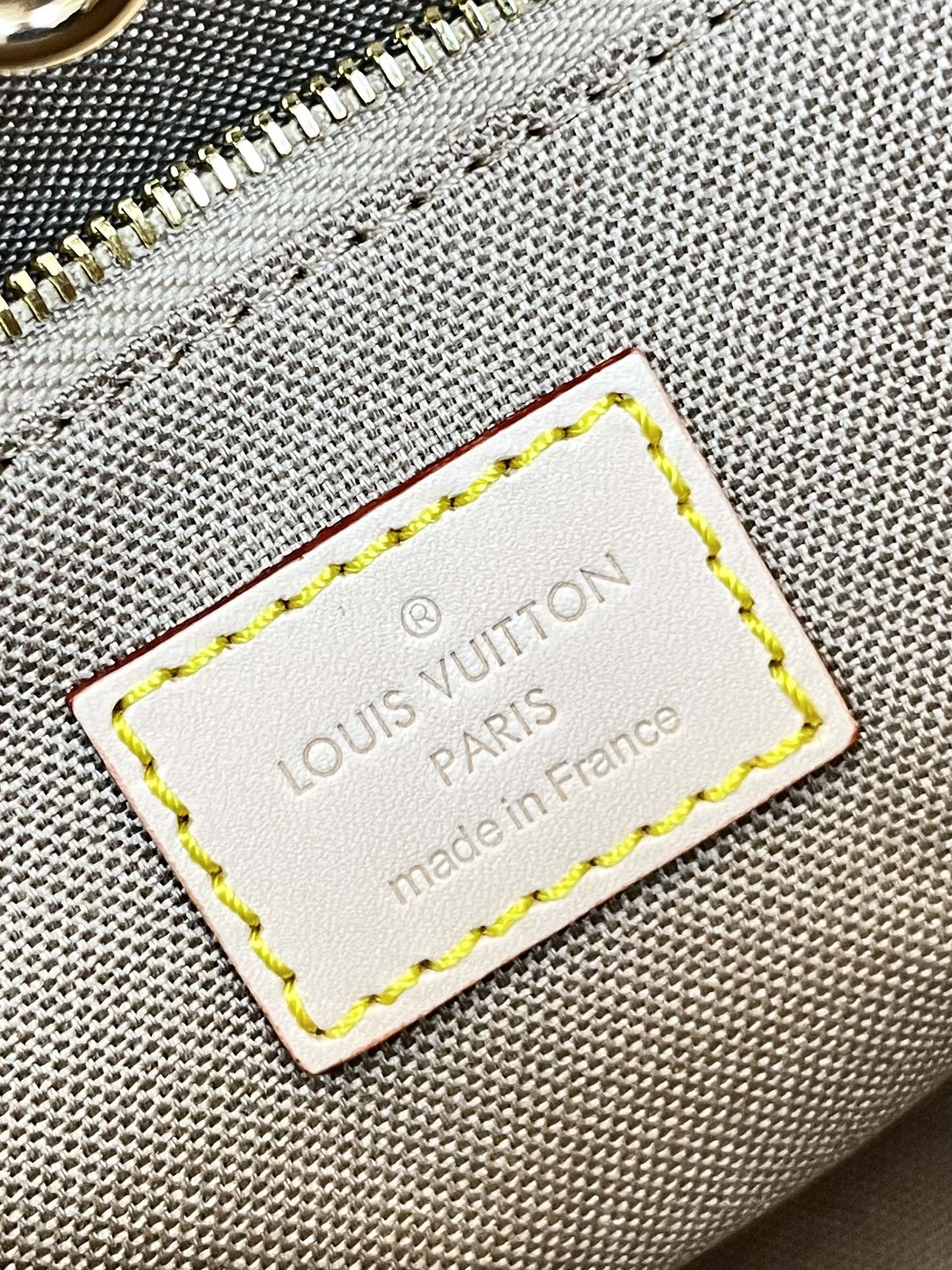 ONTHEGO 25 WEISS-BRAUN MONOGRAMM-LEINWAND 