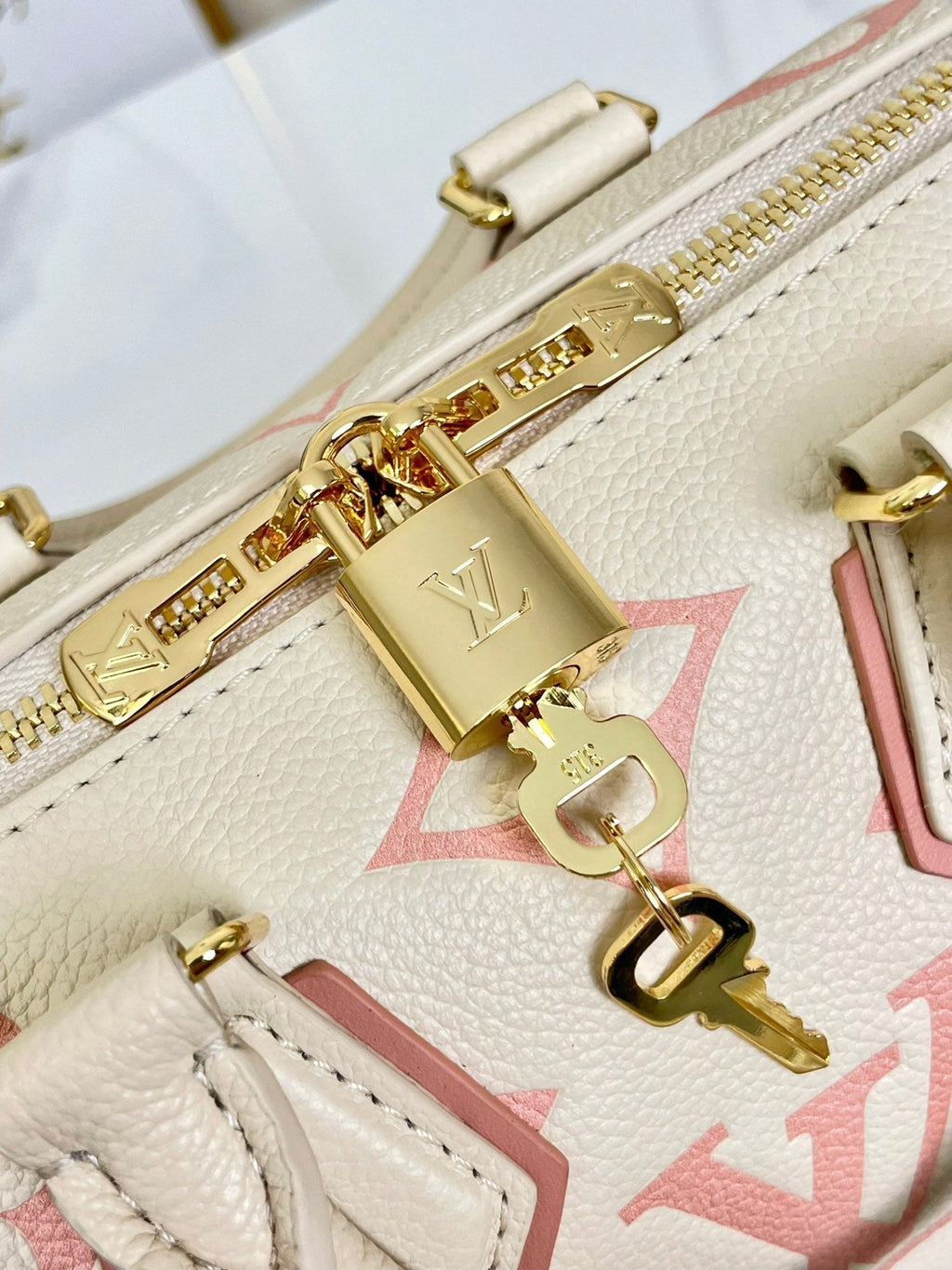 SPEEDY 20,5 WEISS-ROSA MONOGRAMM-LEINWAND 