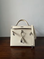 HM KELLY 25CM WEISSES EPSOM SILBERNE BESCHLÄGE