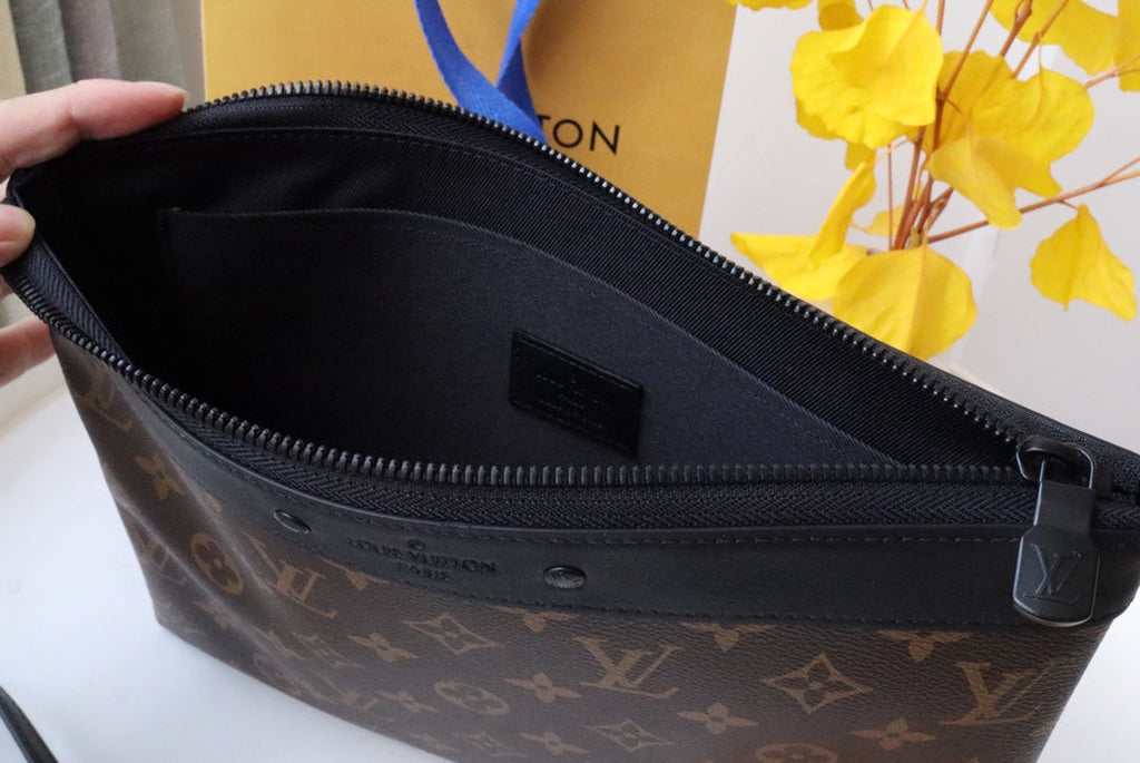 POCHETTE TO GO 30 MONOGRAMM-LEINWAND