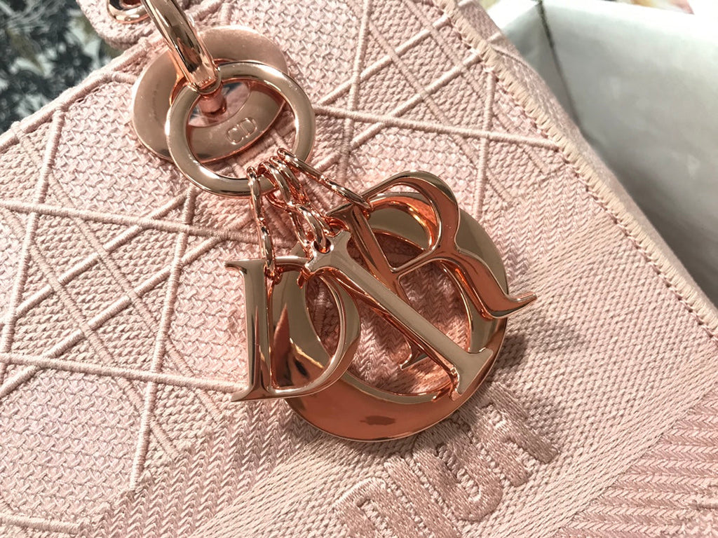 MITTLERE LADY D-LITE 24 ROSA CANNAGE-STICKEREI