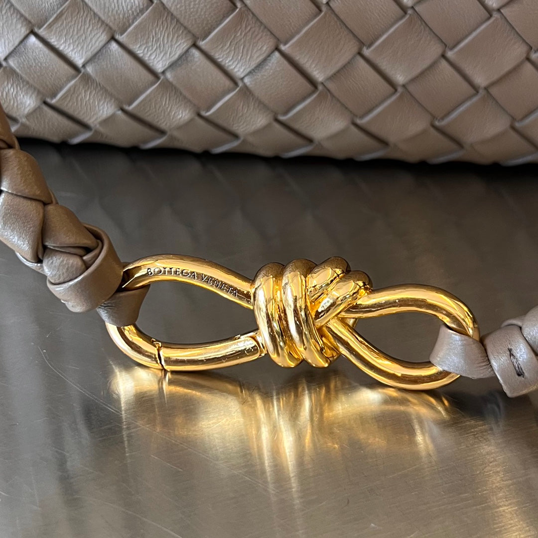 BV MEDIUM ANDIAMO 32CM SCHOKOLADENLAMMHAUT