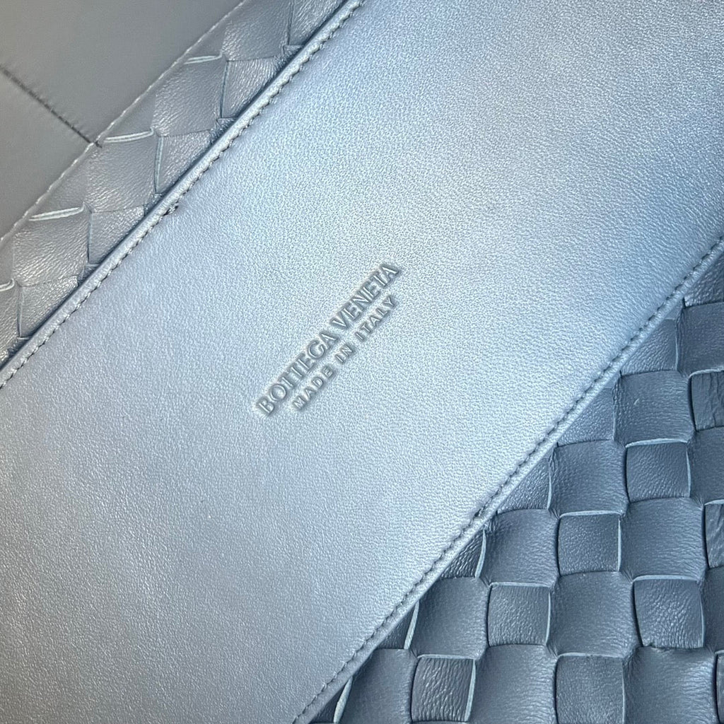 BV MEDIUM ANDIAMO 32CM DUNKELGRAUES LAMMFELL