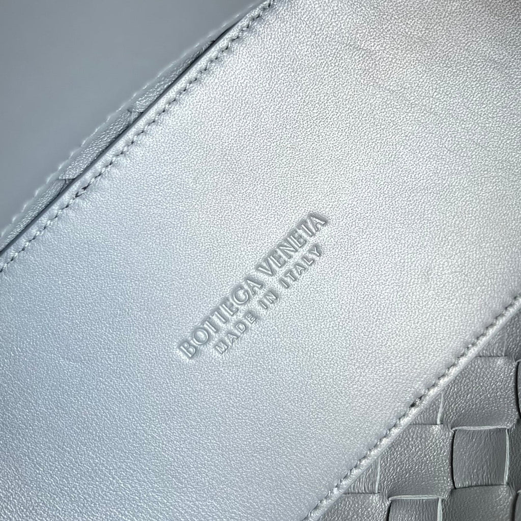 BV SMALL ANDIAMO 25CM DUNKELGRAUES LAMMFELL