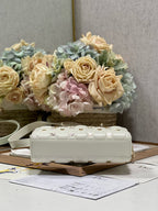 Kleine Lady D-Joy 22 Butterfly Stud Weißes Lammfell