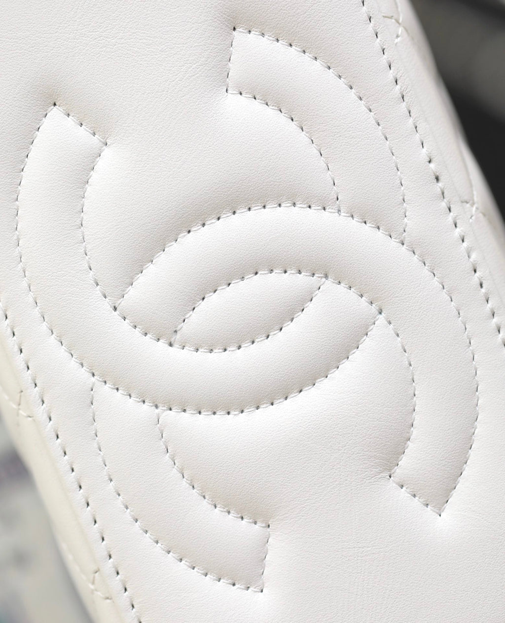 CC Kosmetikkoffer 17 Weißes Lammleder Silberne Beschläge 