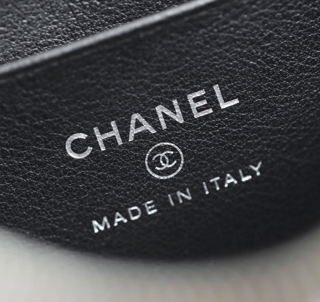 CC Kosmetikkoffer 17 Schwarzes Lammleder Silberne Beschläge 