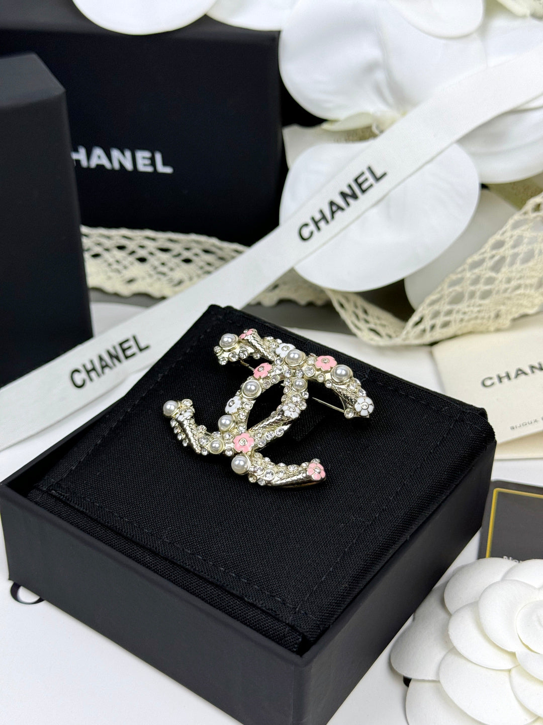 [⭐JeweliWhal]26C Pink-White Enamel Ice Cream Cone Double C Brooch