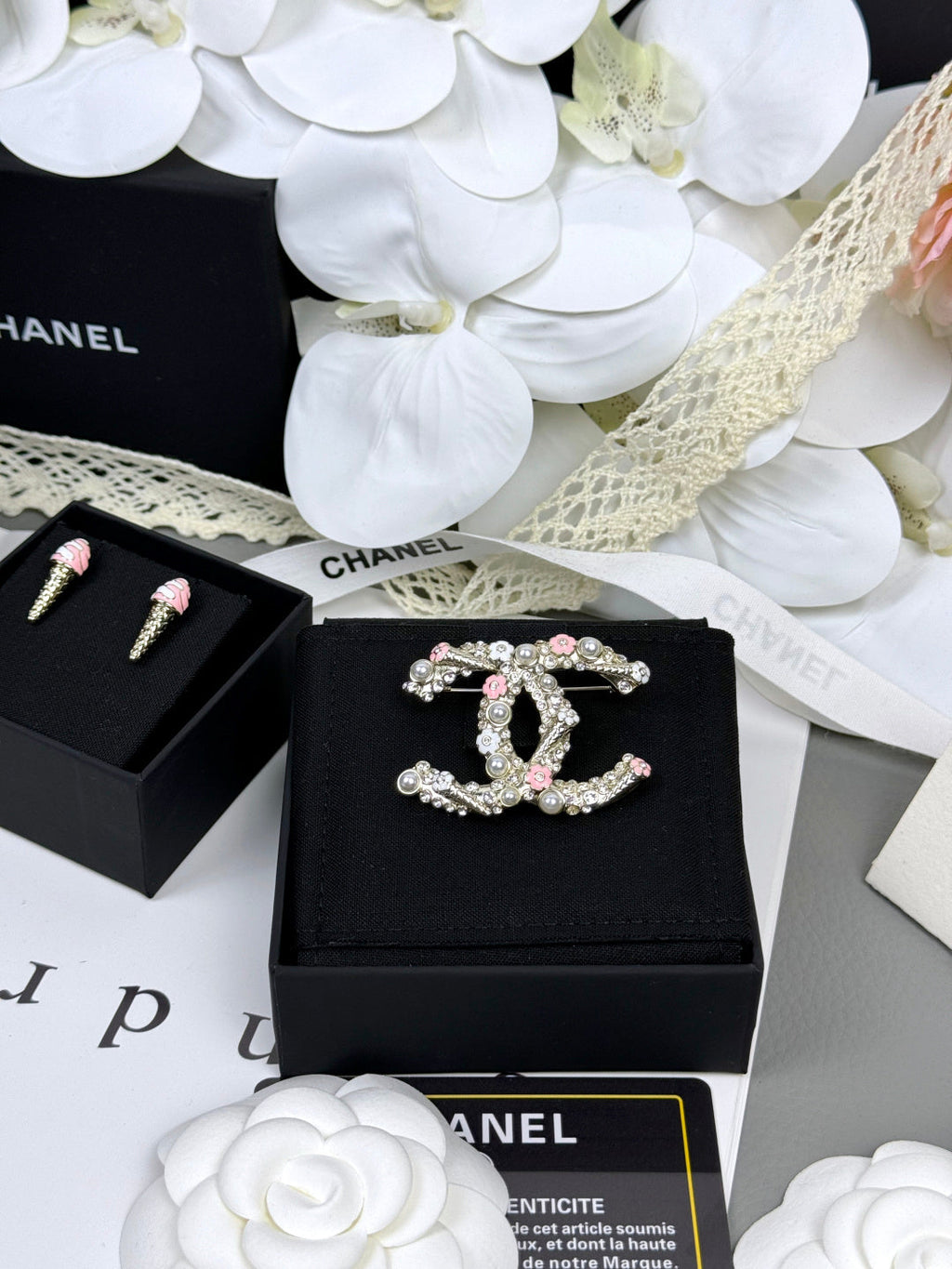 [⭐JeweliWhal]26C Pink-White Enamel Ice Cream Cone Double C Brooch