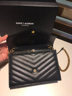 AVIAR 19 KETTENTASCHE AUS SCHWARZEM KALBSLEDER