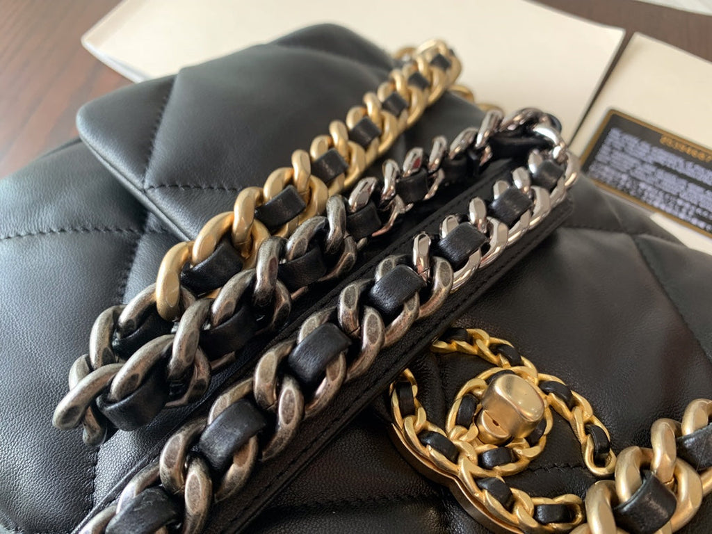 19 Klapptasche 30 Schwarzes Ziegenleder Goldene Beschläge 