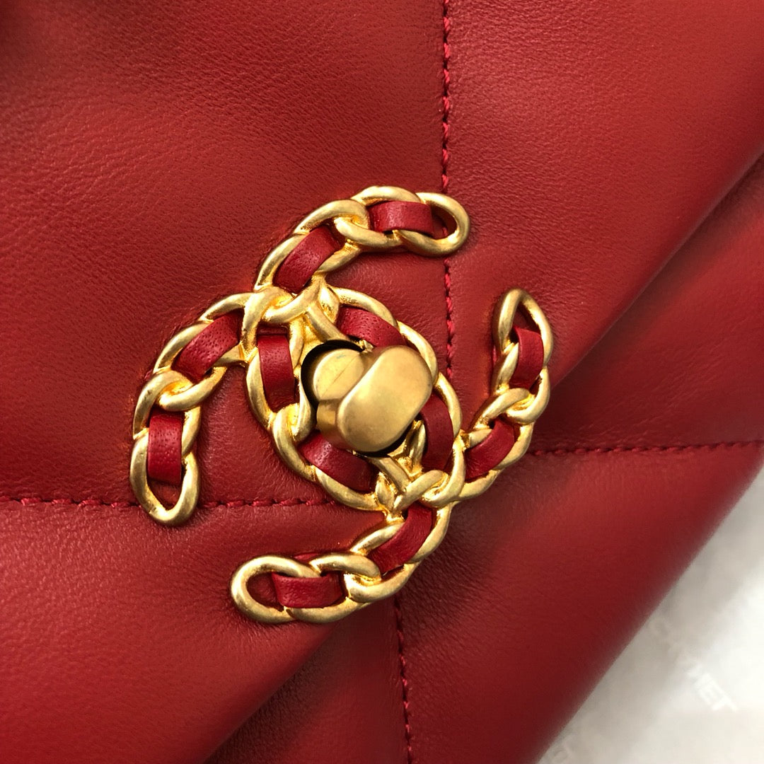 19 Klapptasche 26 Rotes Lammleder Goldene Beschläge