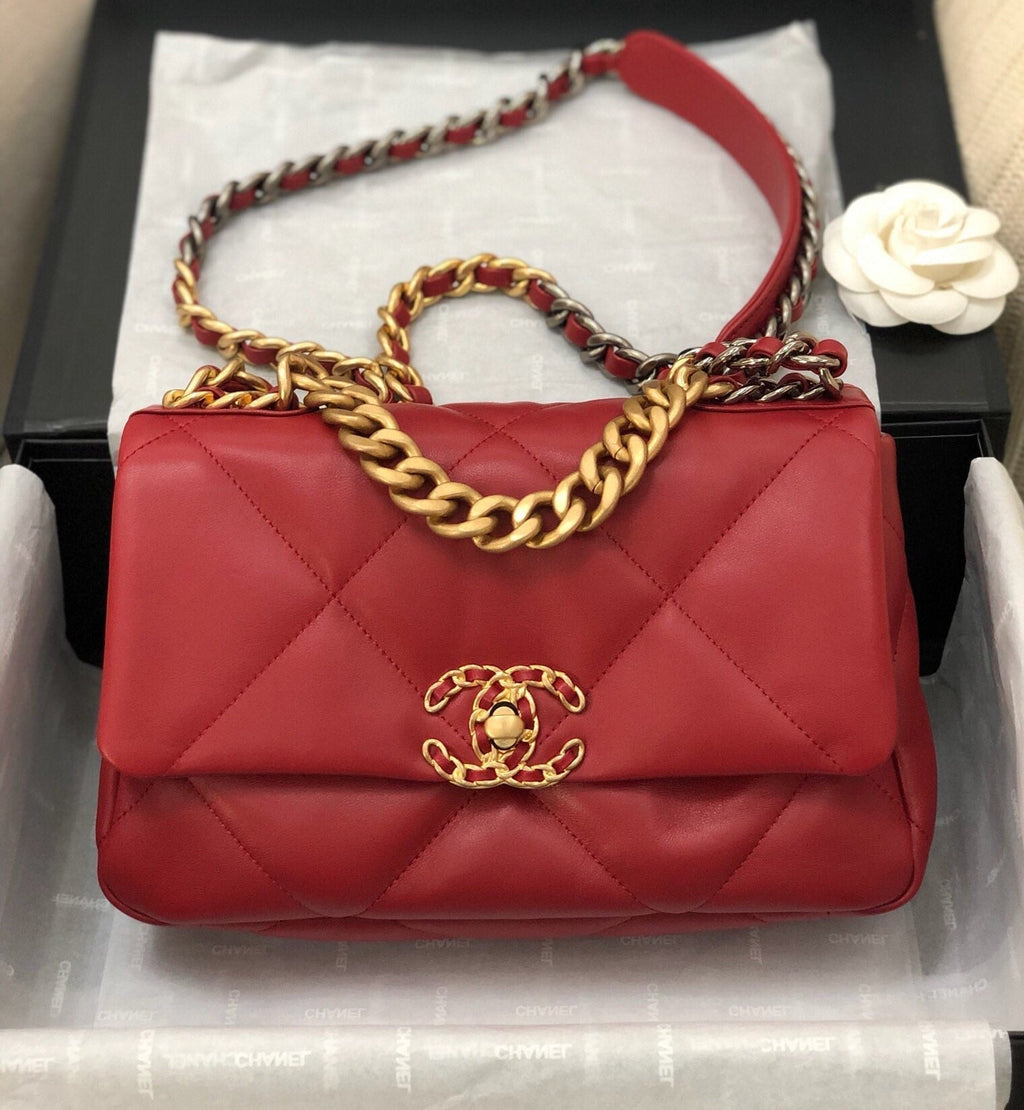 19 Klapptasche 26 Rotes Lammleder Goldene Beschläge
