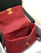 19 Klapptasche 26 Rotes Lammleder Goldene Beschläge
