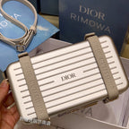 RIMOWA 20-teilige Koffer-Kollektion aus silberfarbenem Aluminium und Magnesium