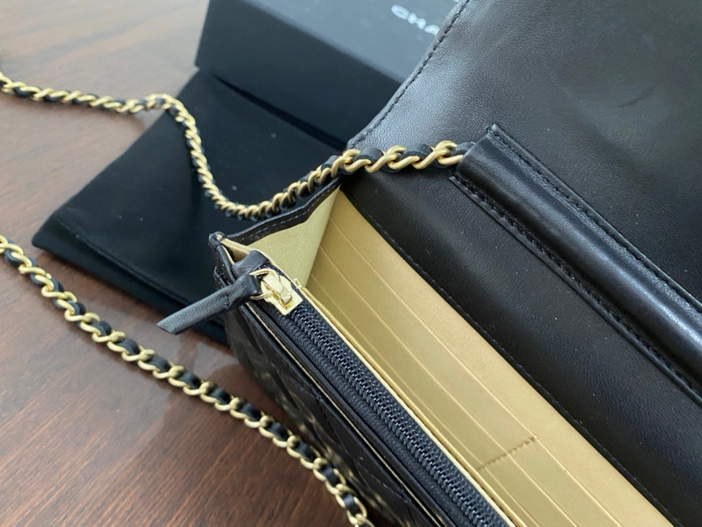 KLASSISCHE WOC 19CM SCHWARZES LAMMLEDER GOLDENE BESCHLÄGE