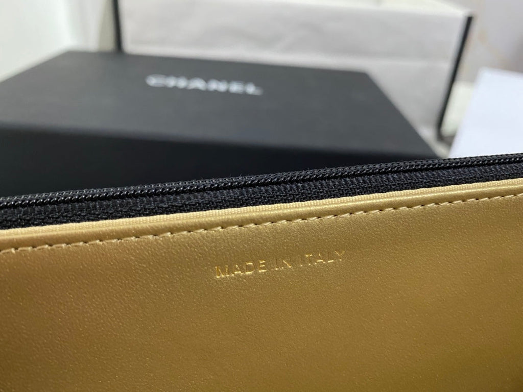 KLASSISCHE WOC 19CM SCHWARZES LAMMLEDER GOLDENE BESCHLÄGE