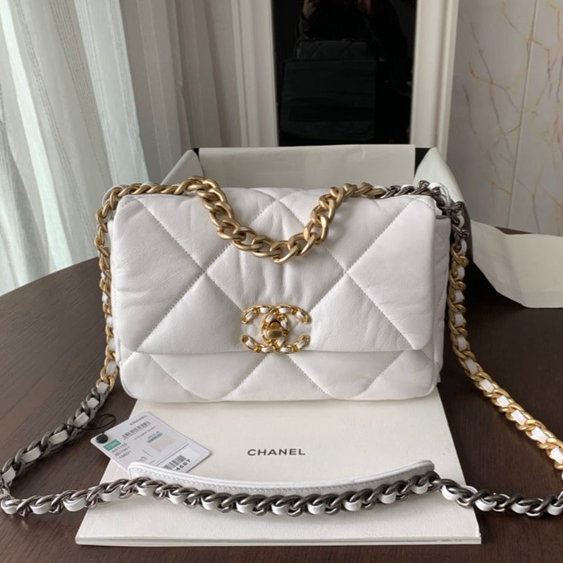 19 Klapptasche 30 Weißes Ziegenleder 