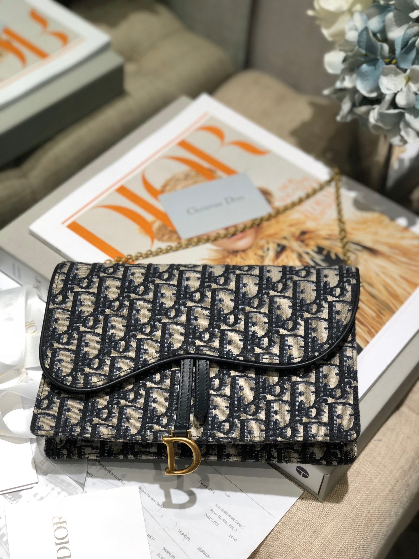 CD-Satteltasche mit Kette, blauer Obique-Stickerei