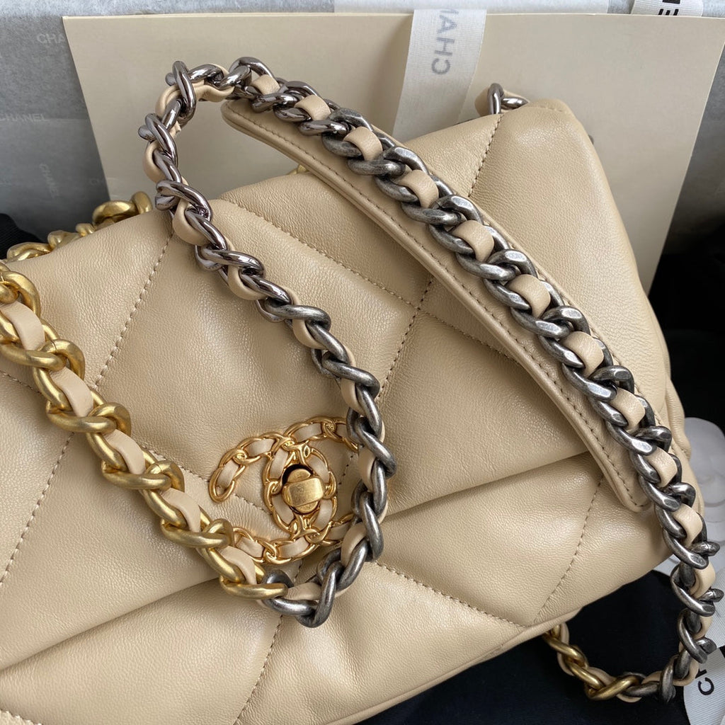 CC MEDIUM 26 Klapptasche in Beige Creme Lammleder