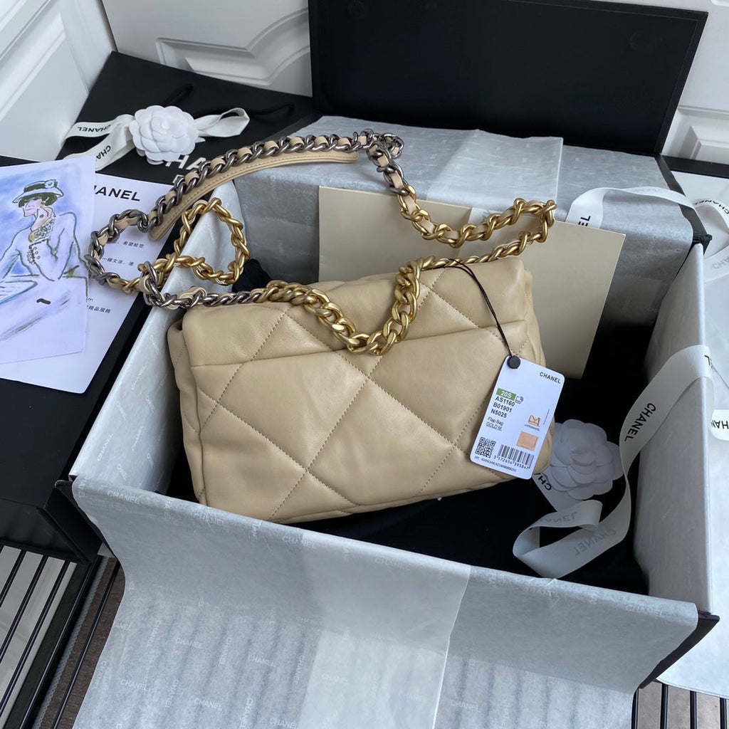 CC MEDIUM 26 Klapptasche in Beige Creme Lammleder