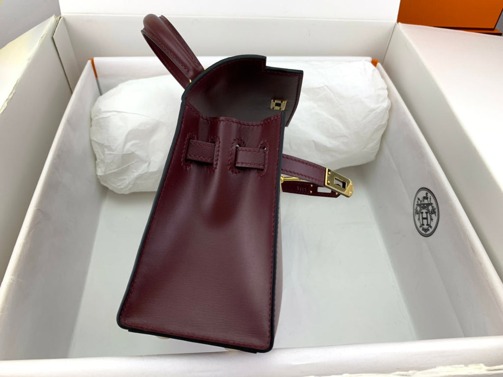 KELLY MINI 20-TÜTEN-PACKUNG IN WEINROT GLATTEM KALBSLEDER MIT GOLDENEN BESCHLÄGEN (AUF BESTELLUNG GEFERTIGT)