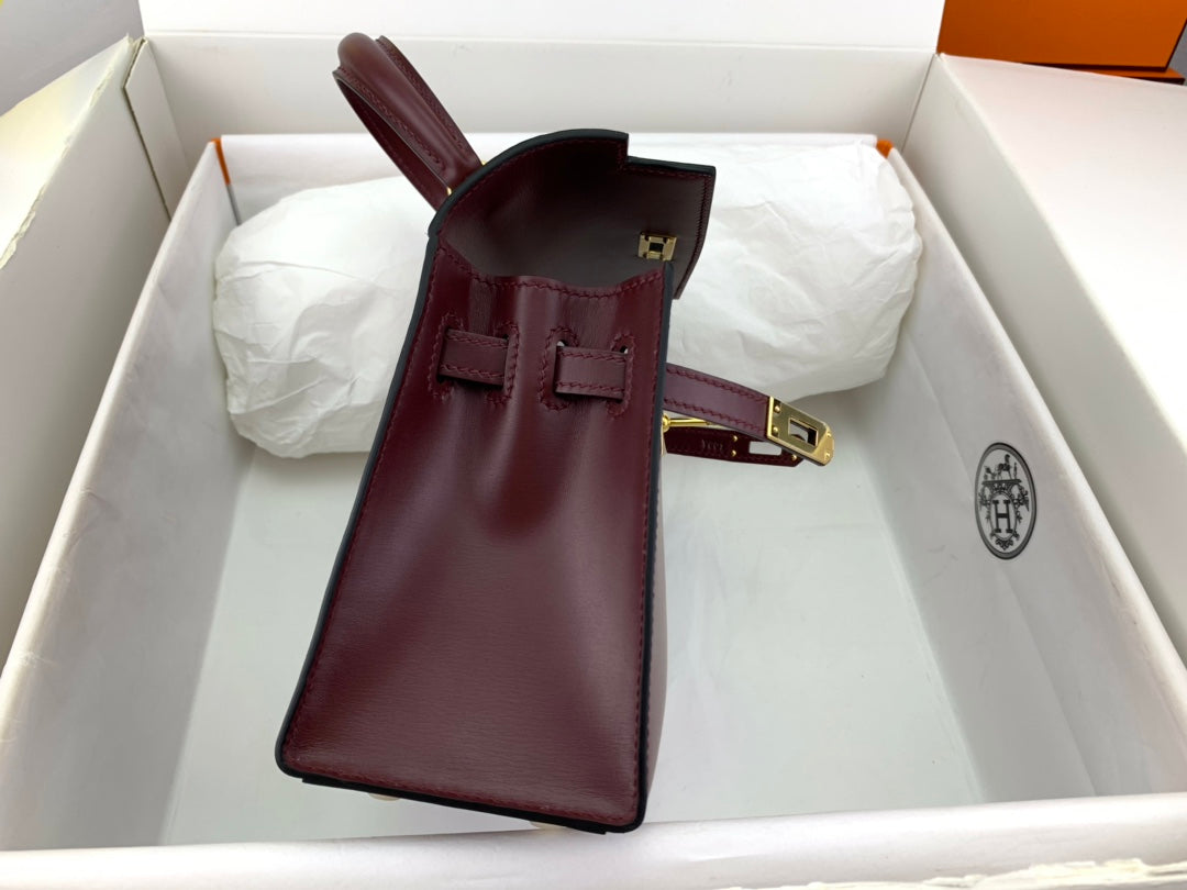 KELLY MINI 20-TÜTEN-PACKUNG IN WEINROT GLATTEM KALBSLEDER MIT GOLDENEN BESCHLÄGEN (AUF BESTELLUNG GEFERTIGT)