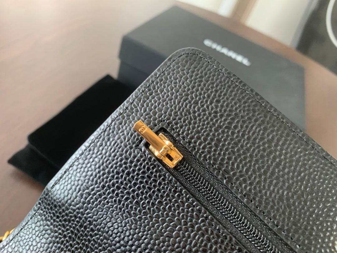 WOC 19CM SCHWARZER KAVIAR GOLDENE HARDWARE