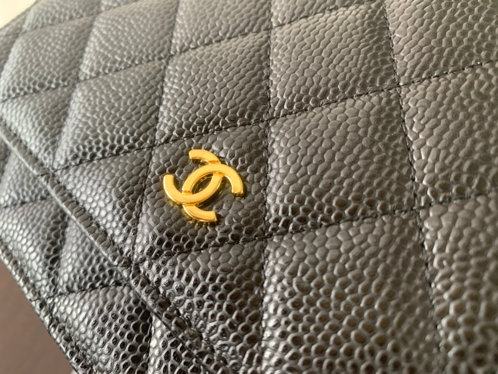 WOC 19CM SCHWARZER KAVIAR GOLDENE HARDWARE