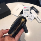 CC ZIPPED COIN BASIC GELDBÖRSE 11 SCHWARZES KALBSLEDER MIT GOLDENEM ICON