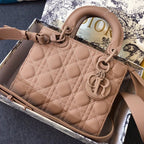 MEDIUM LADY 20er-Packung in kamelbraunem Kalbsleder