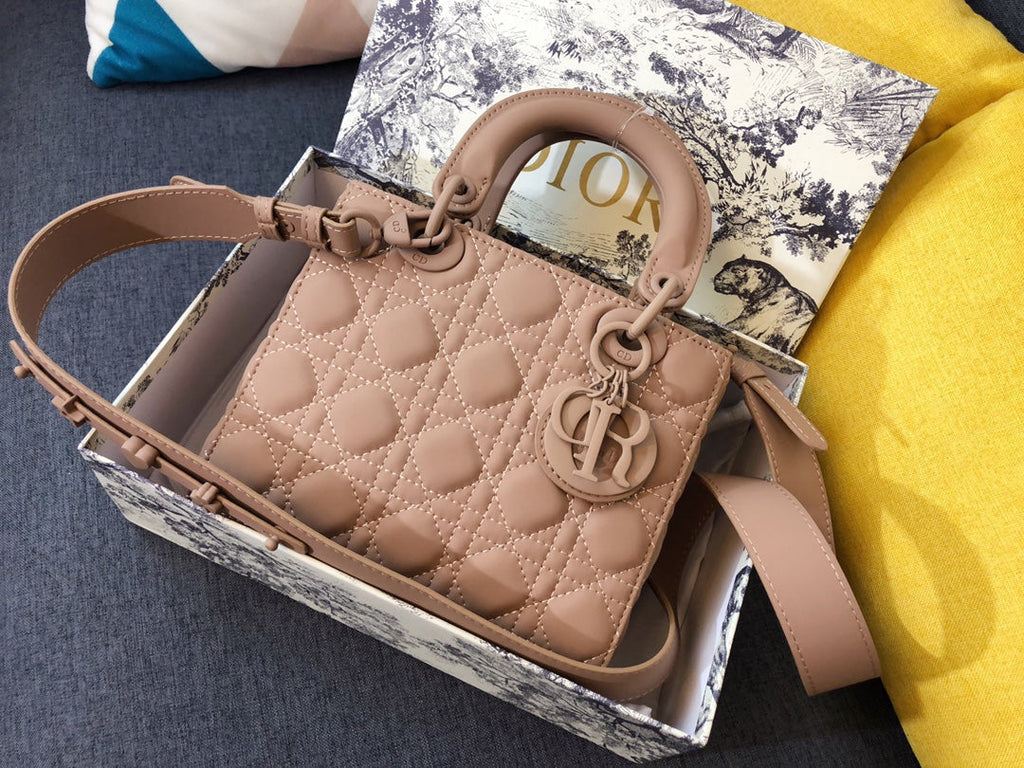 MEDIUM LADY 20er-Packung in kamelbraunem Kalbsleder