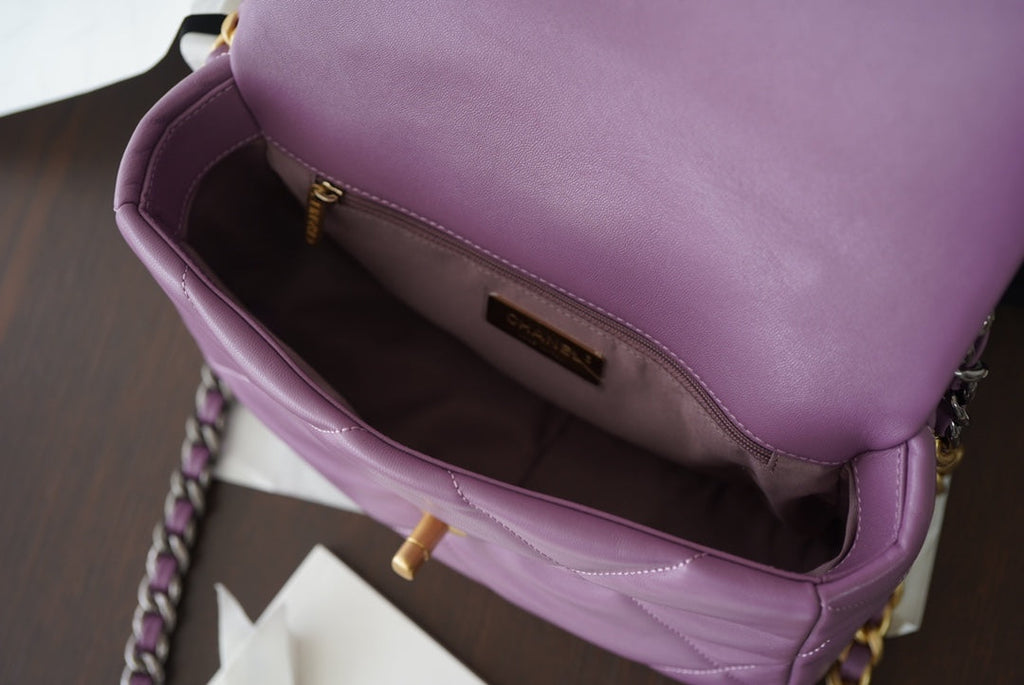 19 Klapptasche 30 Lila Ziegenleder Goldene Beschläge