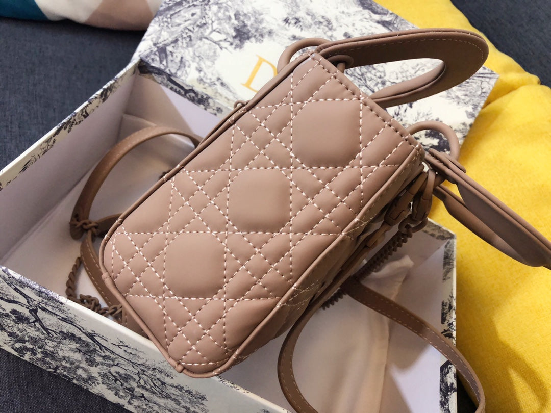 MINI LADY 17 TASCHE IN KAMELBRAUNES KALBSLEDER