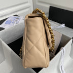 Große CC 30-Klapptasche in beige-cremigem Lammleder