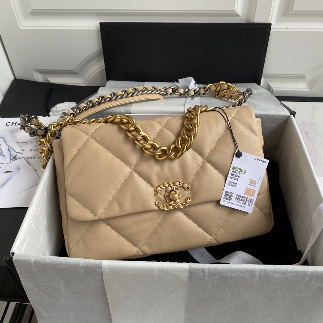Große CC 30-Klapptasche in beige-cremigem Lammleder