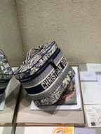 Kleiner Kosmetikkoffer (25 cm) aus schwarzem Monogram Obliqué Jacquard